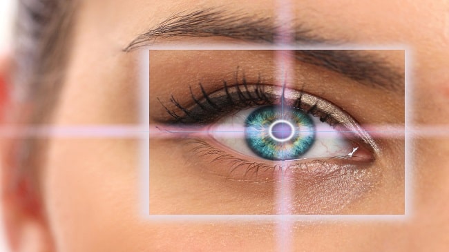 خطرات لنز در مقابل مزایای لیزیک