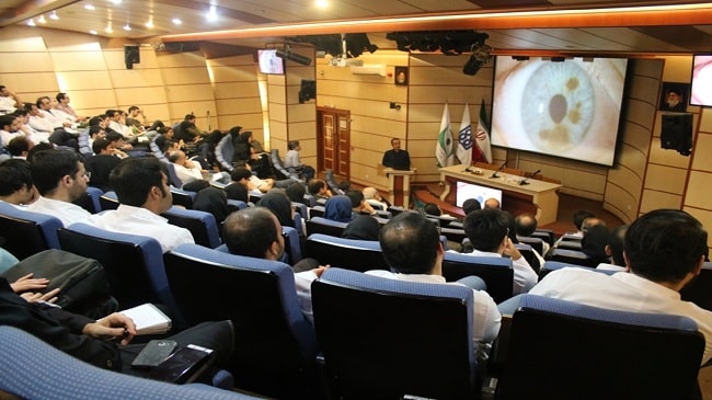 برگزاری کنفرانس هفتگی گروه چشم پزشکی دانشگاه علوم پزشکی تهران