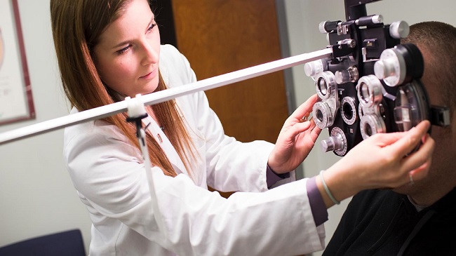 معاینات چشم برای لنزهای تماسی